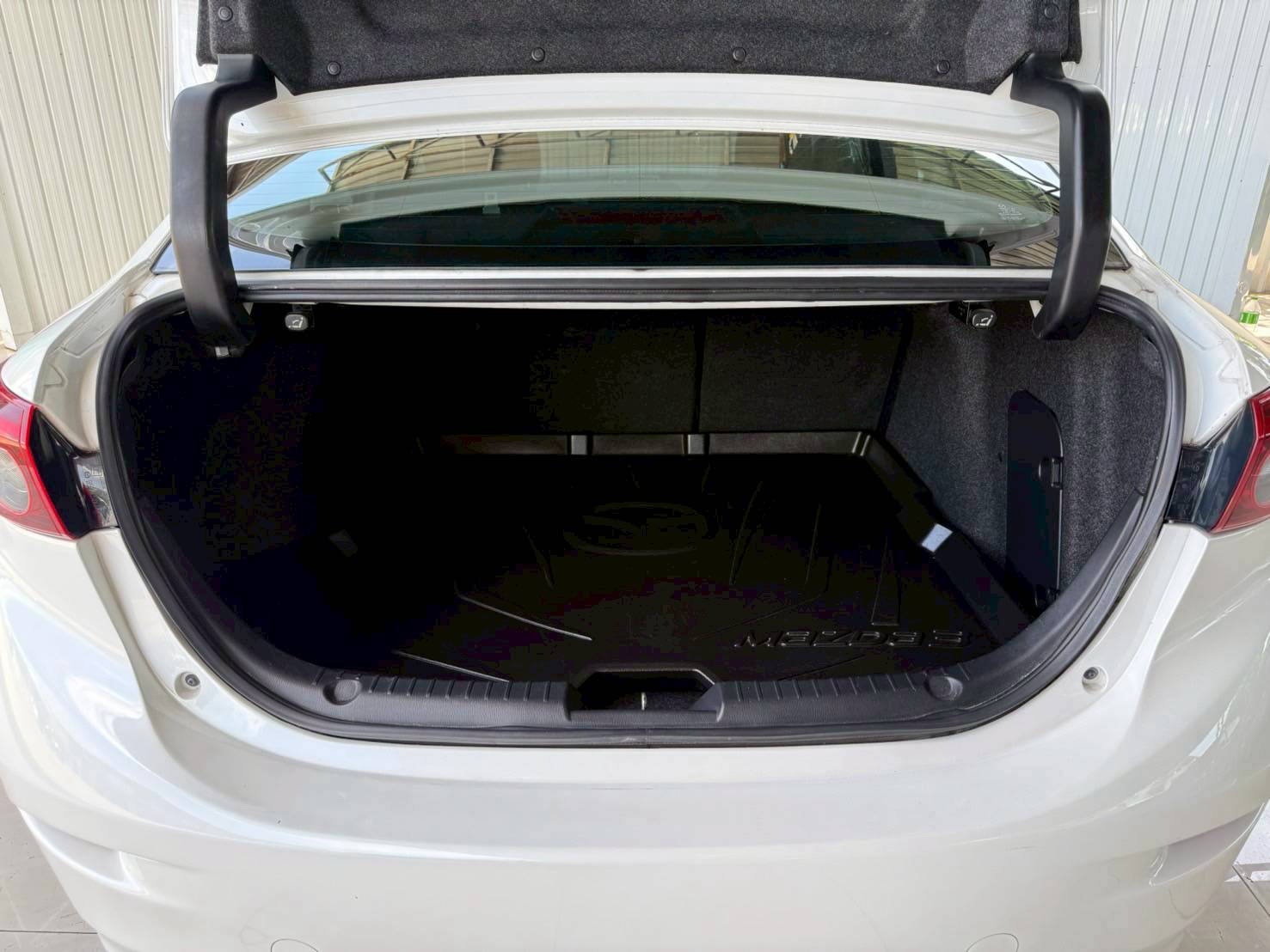 2015 MAZDA MAZDA3 2.0 S