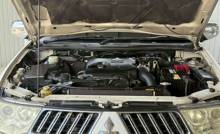 2013 MITSUBISHI PAJERO SPORT 2.5 GLS