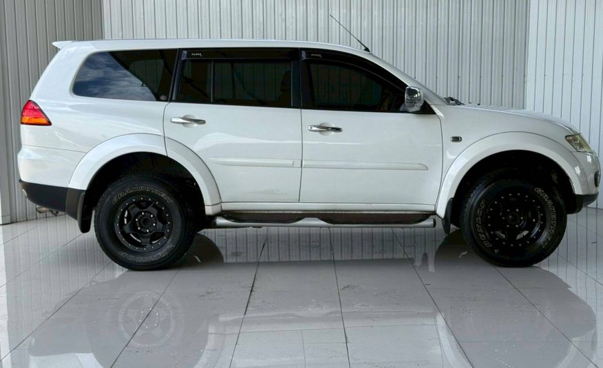 2013 MITSUBISHI PAJERO SPORT 2.5 GLS