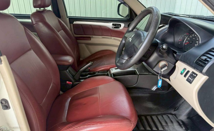2013 MITSUBISHI PAJERO SPORT 2.5 GLS