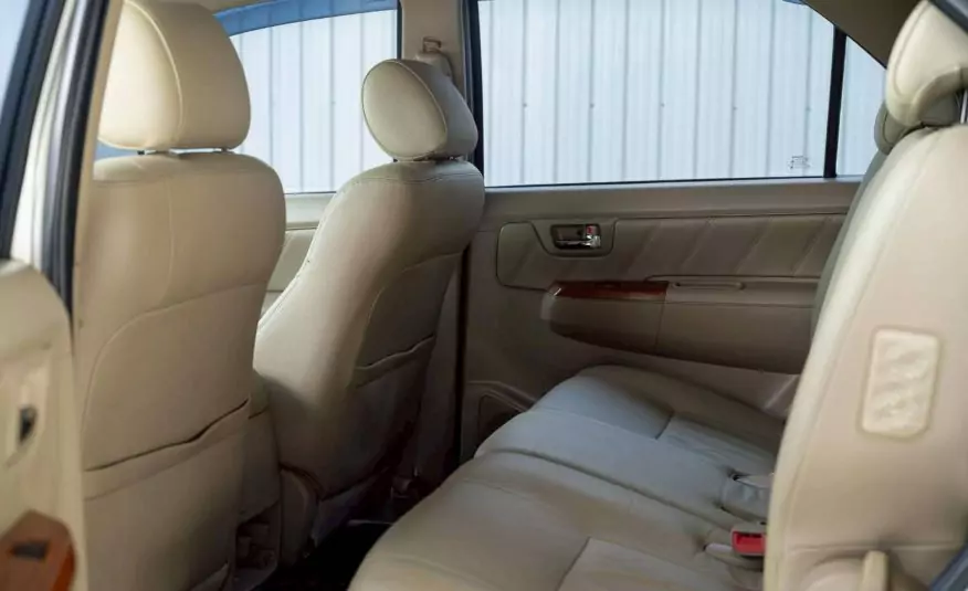 2010 TOYOTA FORTUNER 2.7 V