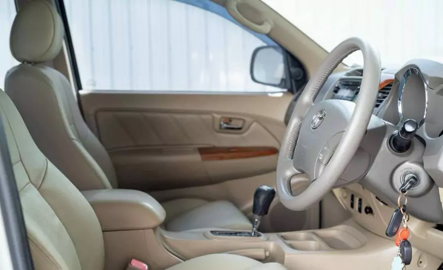 2010 TOYOTA FORTUNER 2.7 V