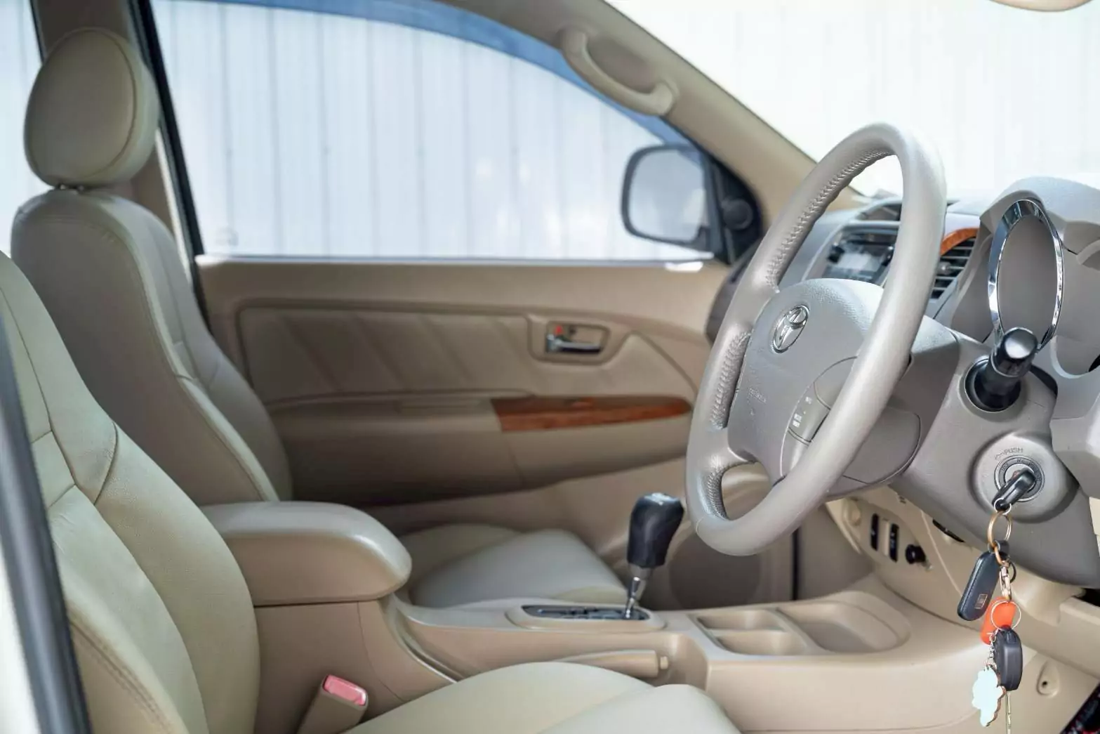 2010 TOYOTA FORTUNER 2.7 V