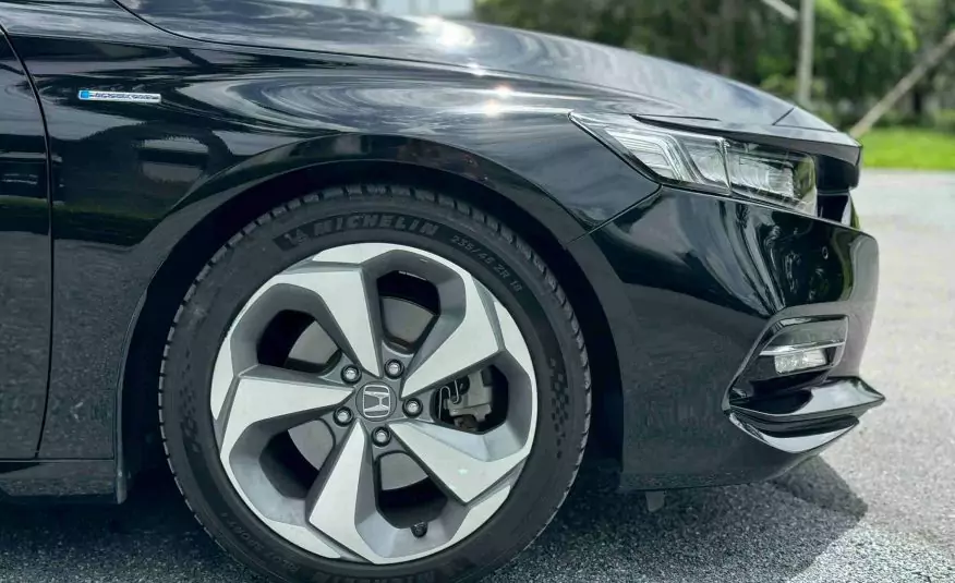 2020 Honda Accord Hybrid TECH