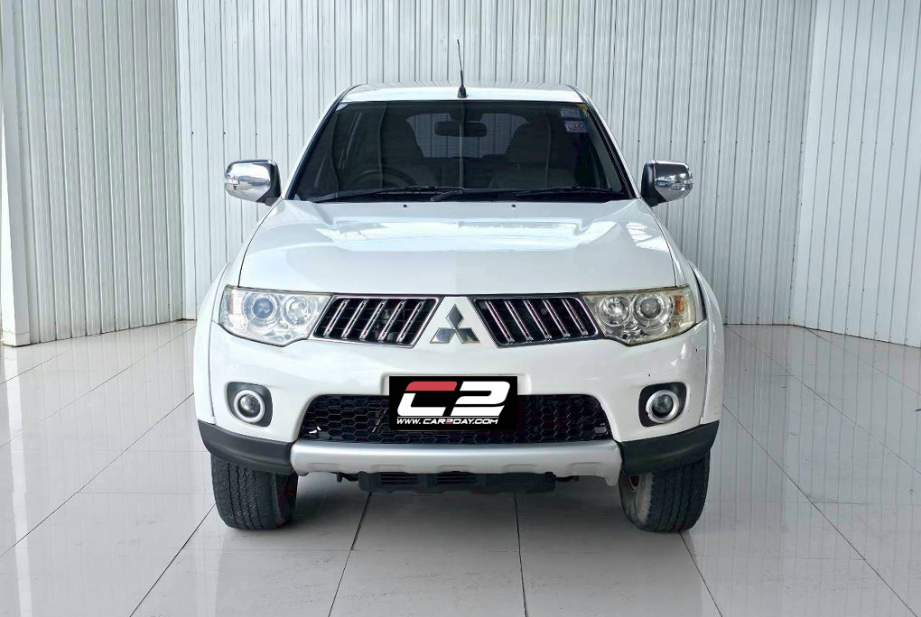 2013 MITSUBISHI PAJERO SPORT 2.4 GLS