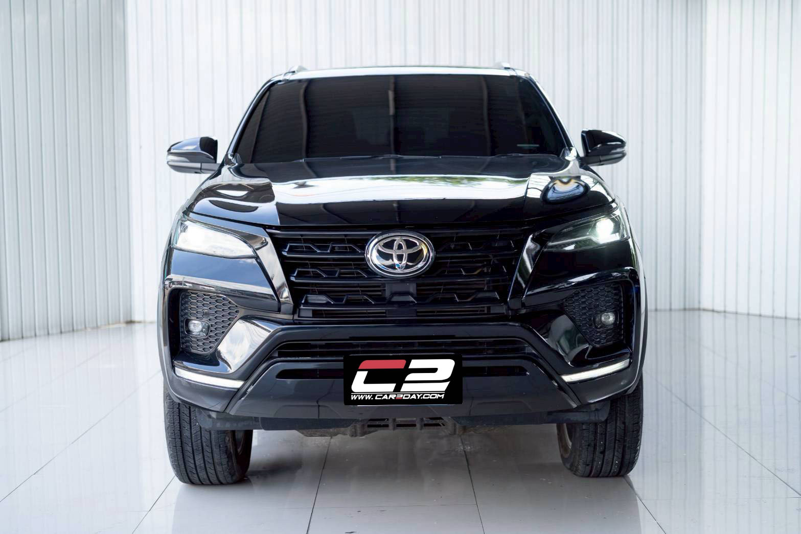 2021 TOYOTA FORTUNER 2.4V Leader 2WD