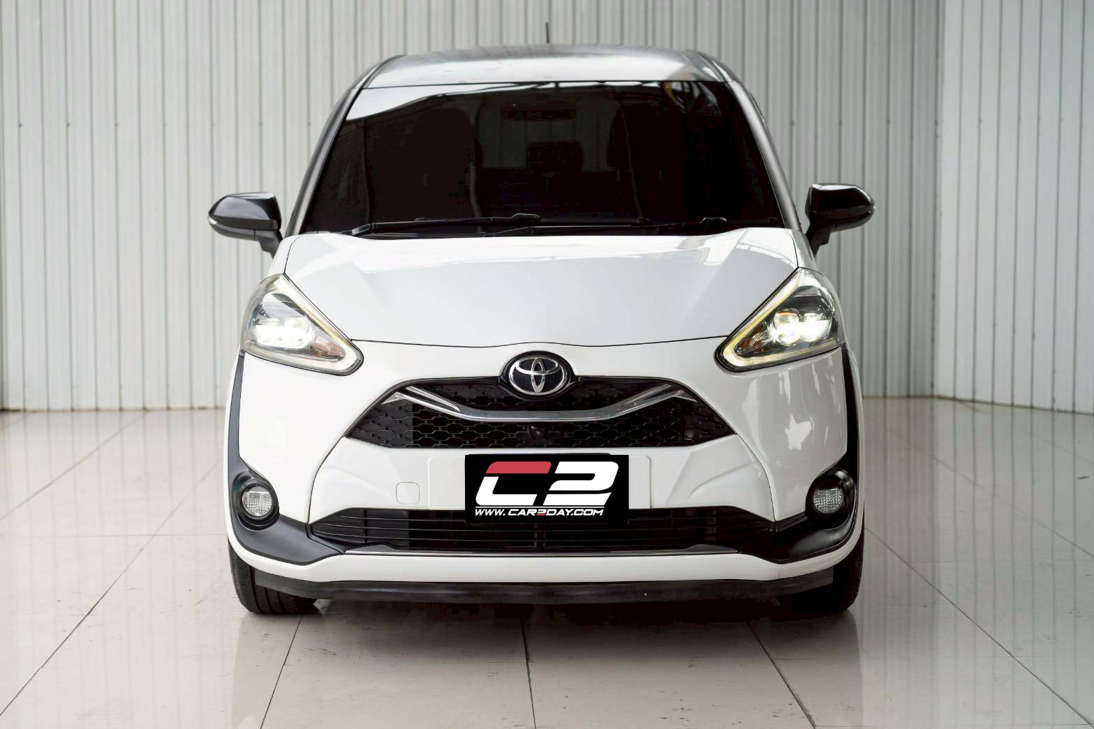 2019 TOYOTA SIENTA 1.5 V