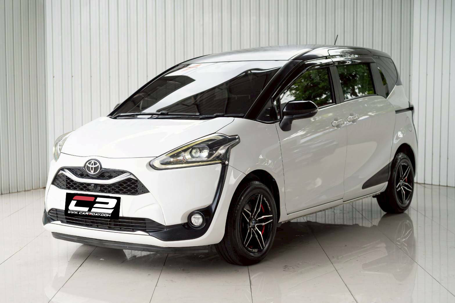 2019 TOYOTA SIENTA 1.5 V