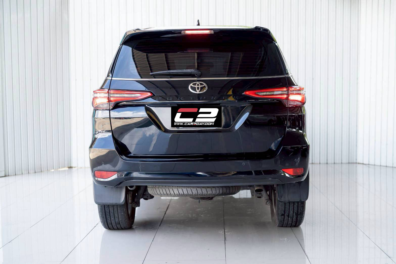 2021 TOYOTA FORTUNER 2.4V Leader 2WD
