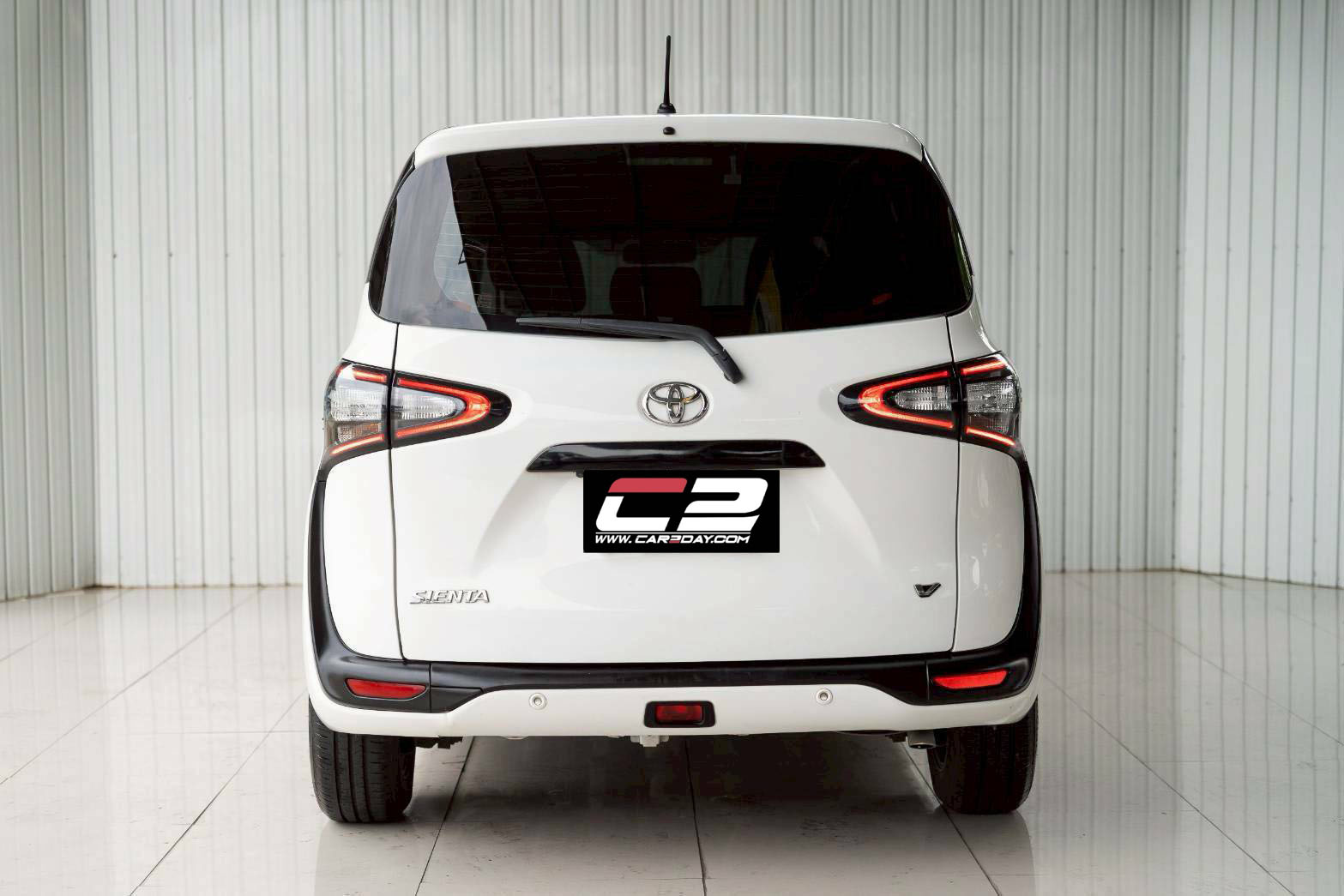 2019 TOYOTA SIENTA 1.5 V