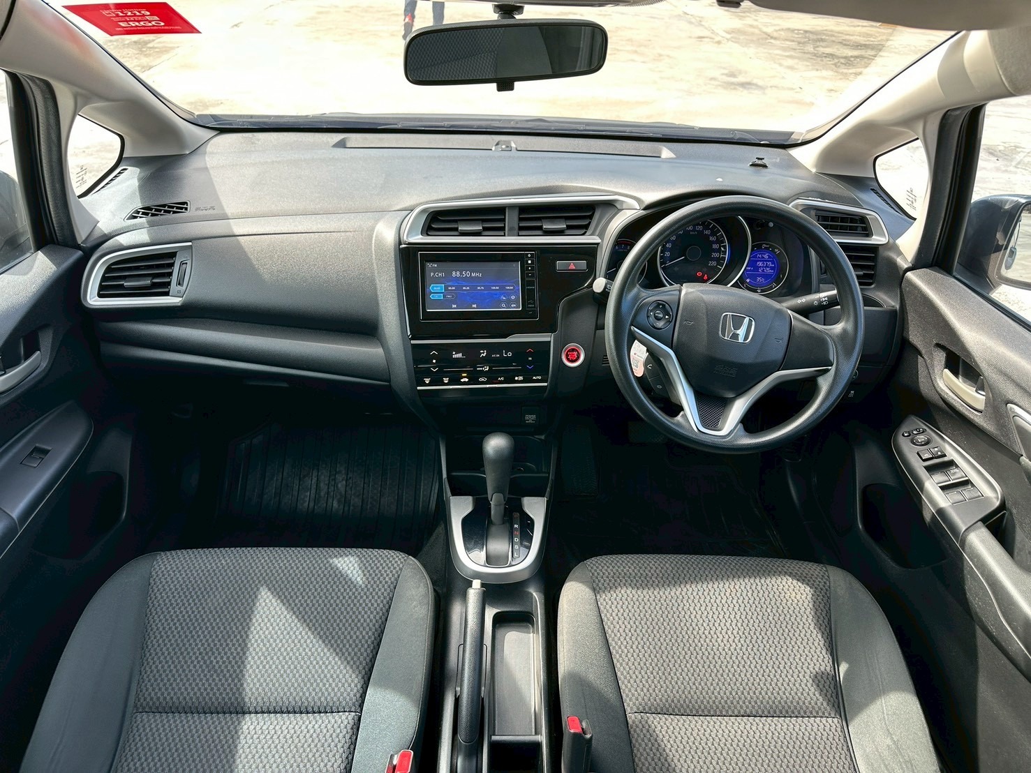 2017 HONDA JAZZ GK 1.5 V
