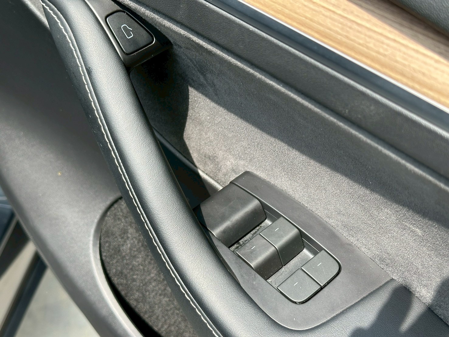 2023 Teala Model Y  Rear-Wheel Drive