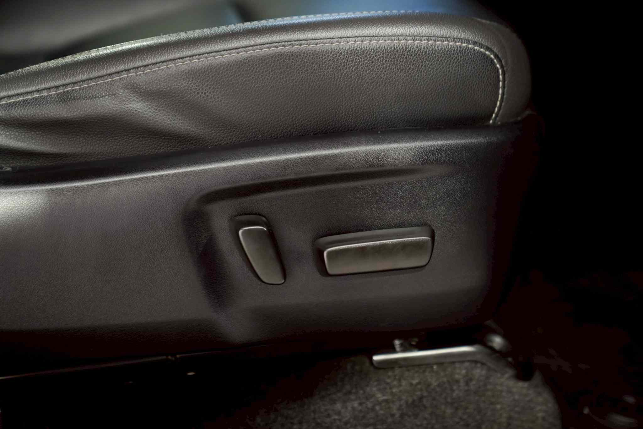 2021 TOYOTA HILUX REVO Double Cab 2.4 ROCCO AT