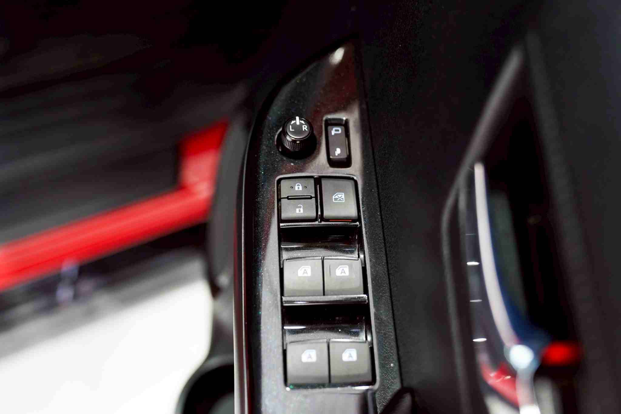 2021 TOYOTA HILUX REVO Double Cab 2.4 ROCCO AT