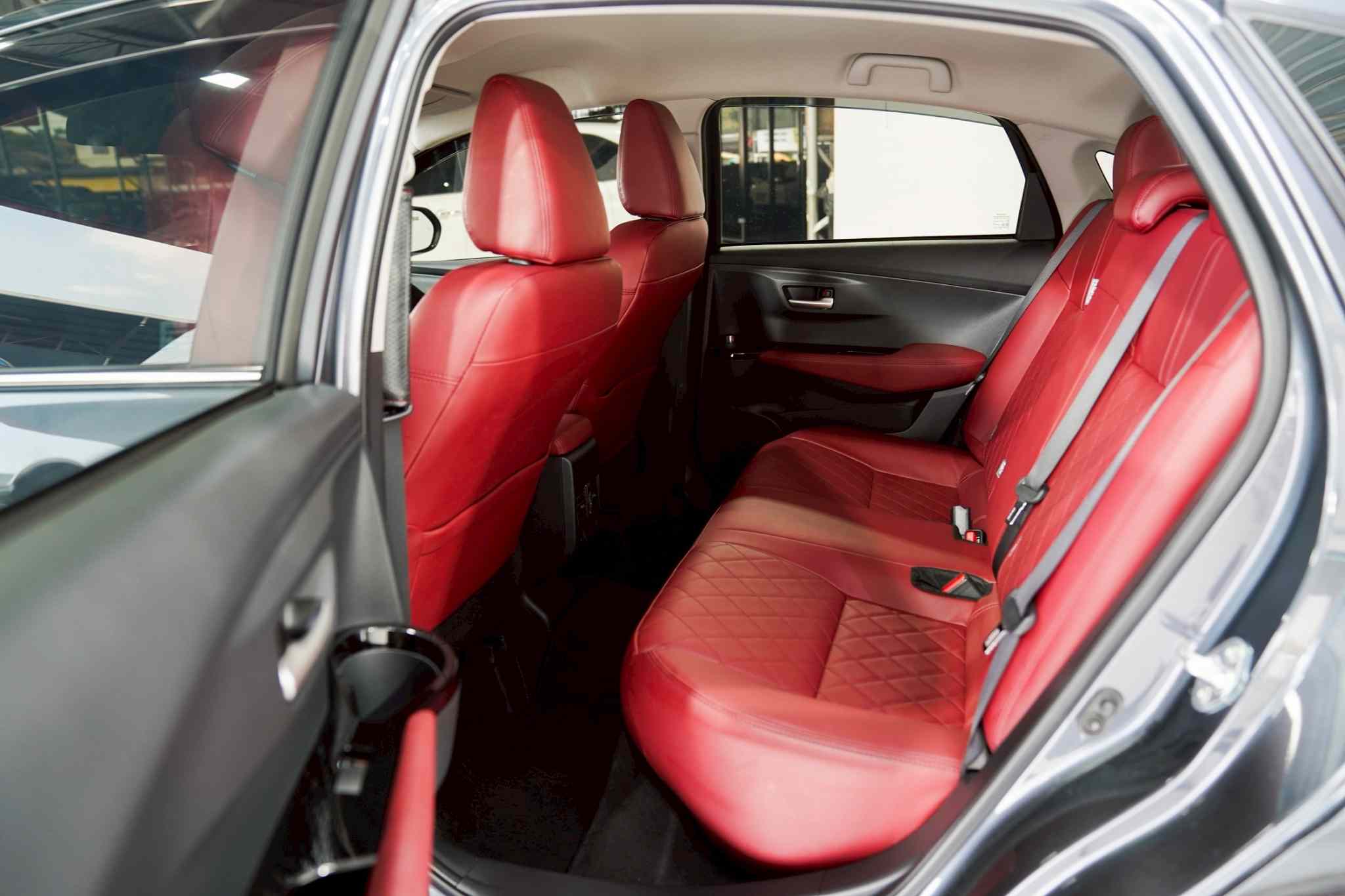 2024 TOYOTA YARIS ATIV 1.2 PREMIUM LUXURY AT
