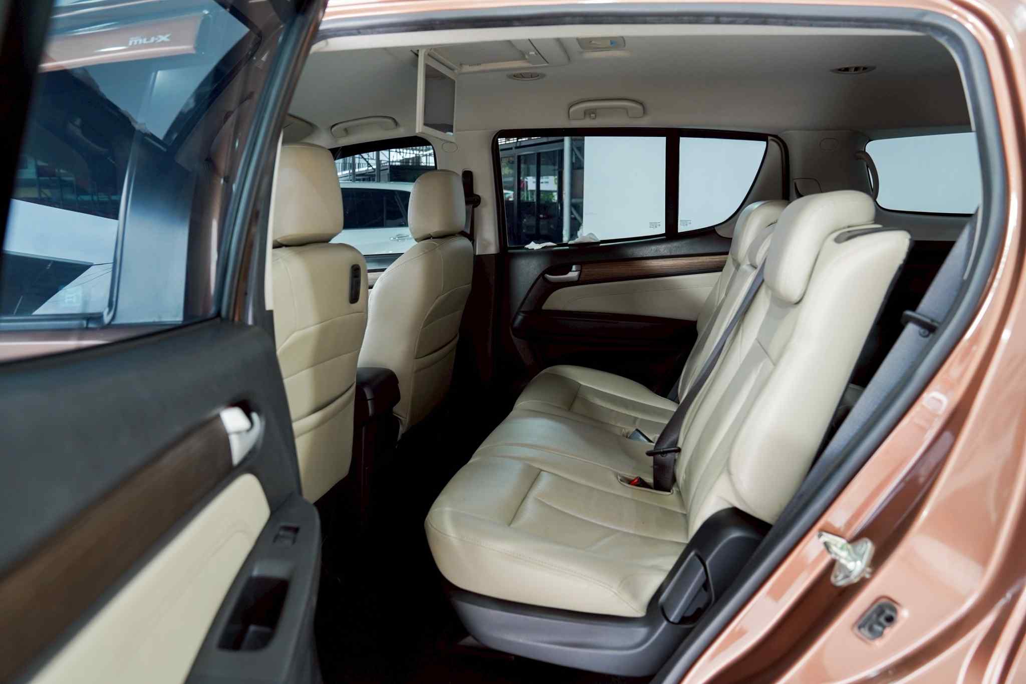 2014 ISUZU MU-X 2.5 VGS DVD NAVI AT