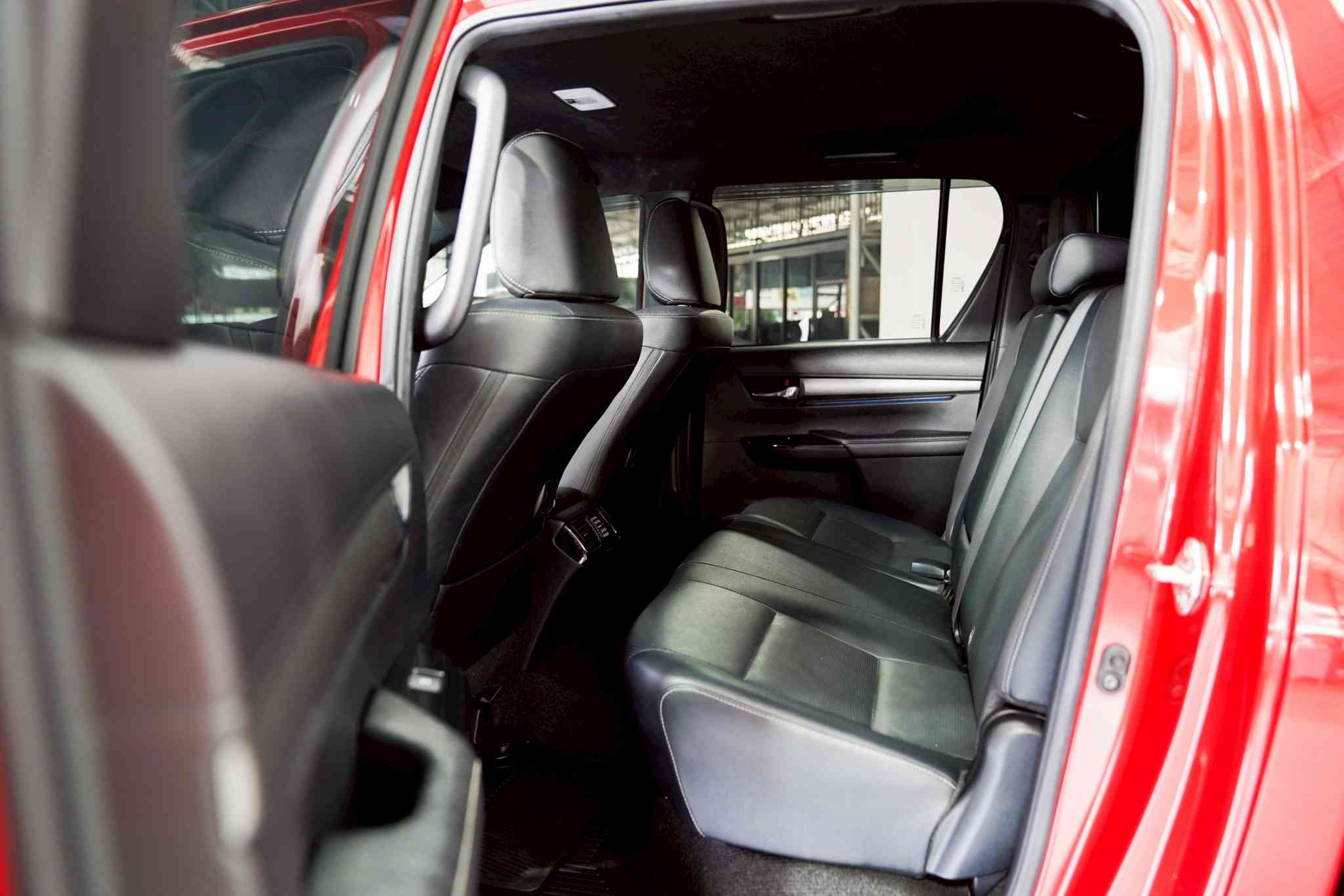 2021 TOYOTA HILUX REVO Double Cab 2.4 ROCCO AT