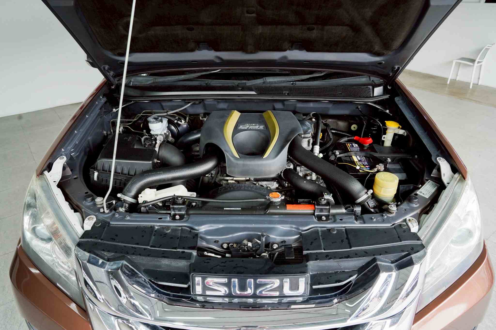 2014 ISUZU MU-X 2.5 VGS DVD NAVI AT
