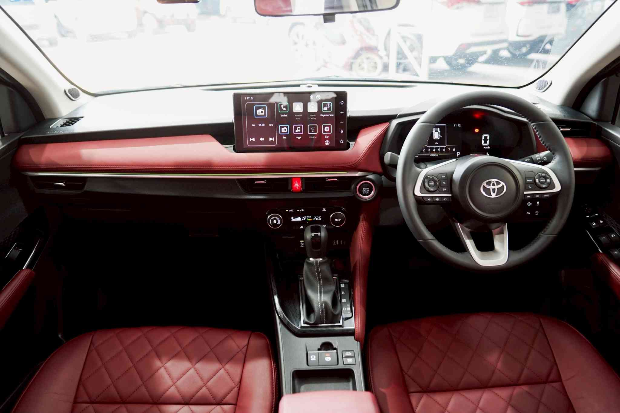 2024 TOYOTA YARIS ATIV 1.2 PREMIUM LUXURY AT