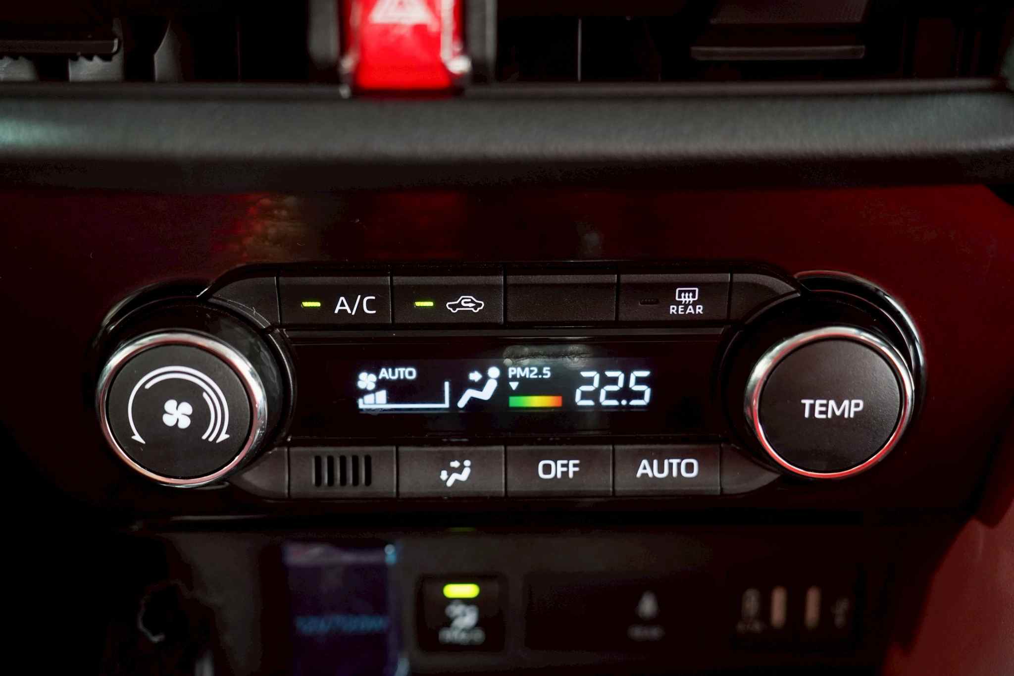 2024 TOYOTA YARIS ATIV 1.2 PREMIUM LUXURY AT