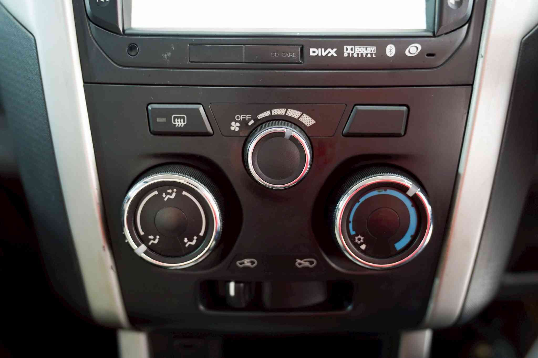 2014 ISUZU MU-X 2.5 VGS DVD NAVI AT