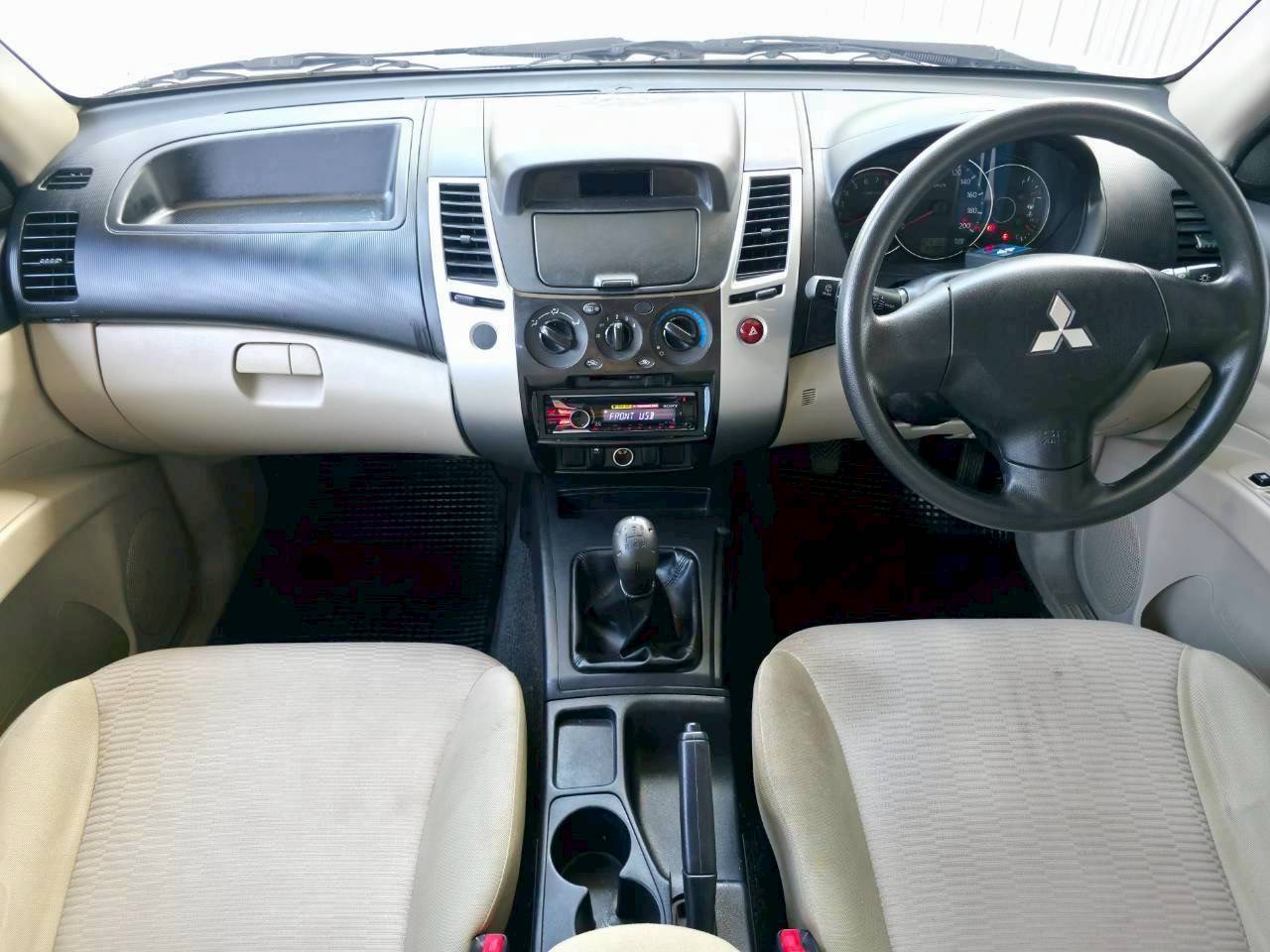 2013 MITSUBISHI PAJERO SPORT 2.4 GLS
