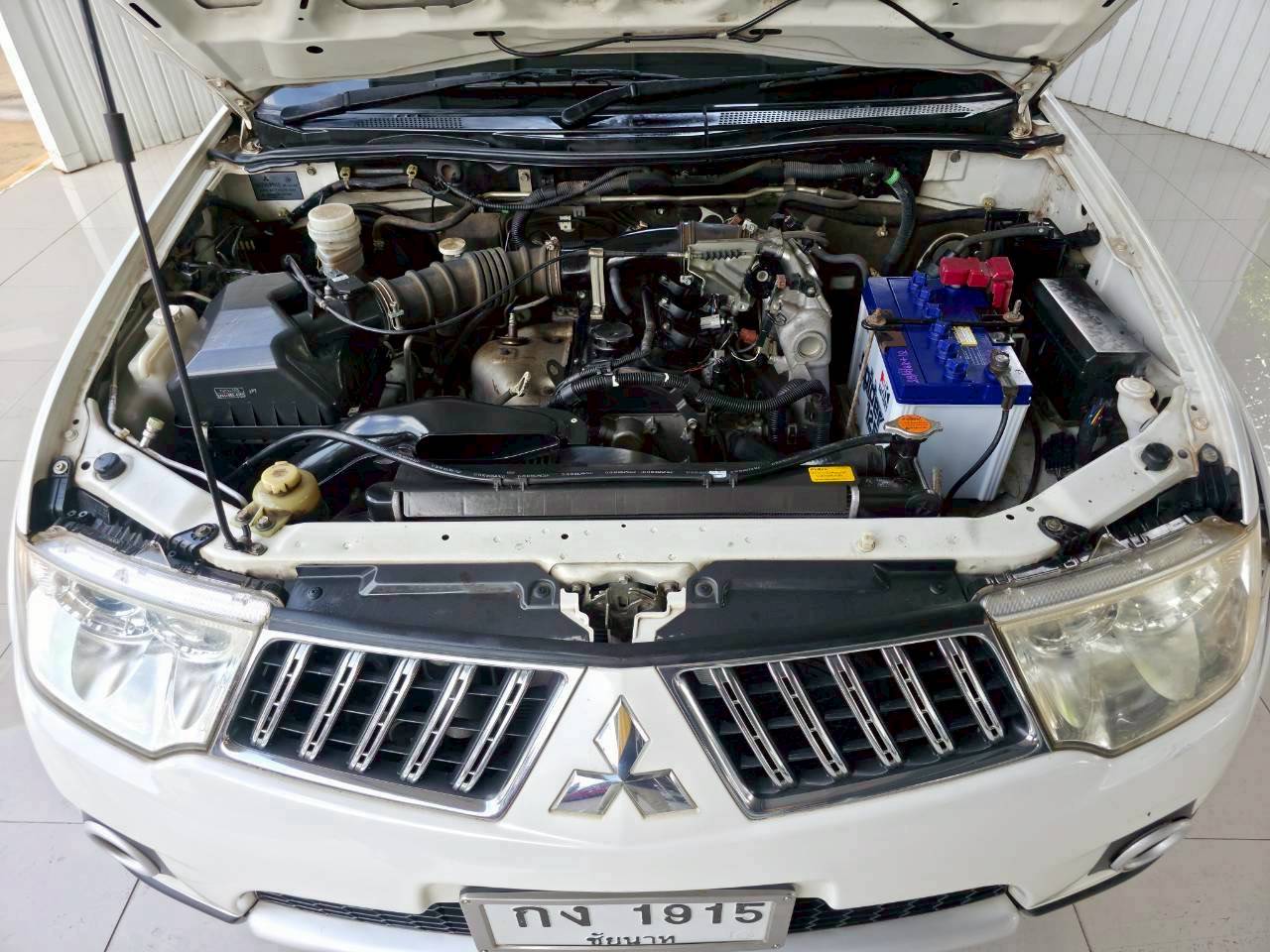2013 MITSUBISHI PAJERO SPORT 2.4 GLS