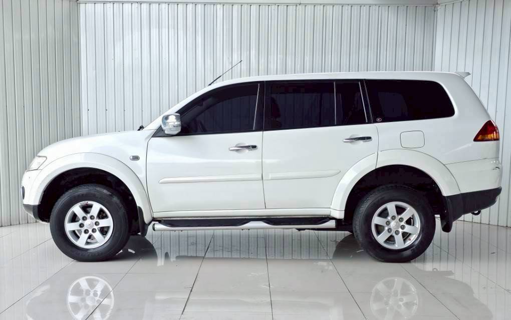2013 MITSUBISHI PAJERO SPORT 2.4 GLS