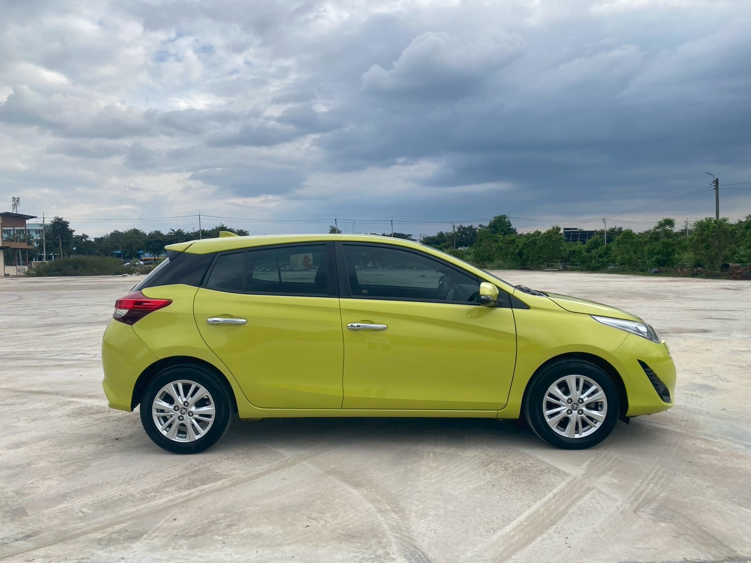 2017 TOYOTA YARIS Hatch 1.2 G TOP CVT