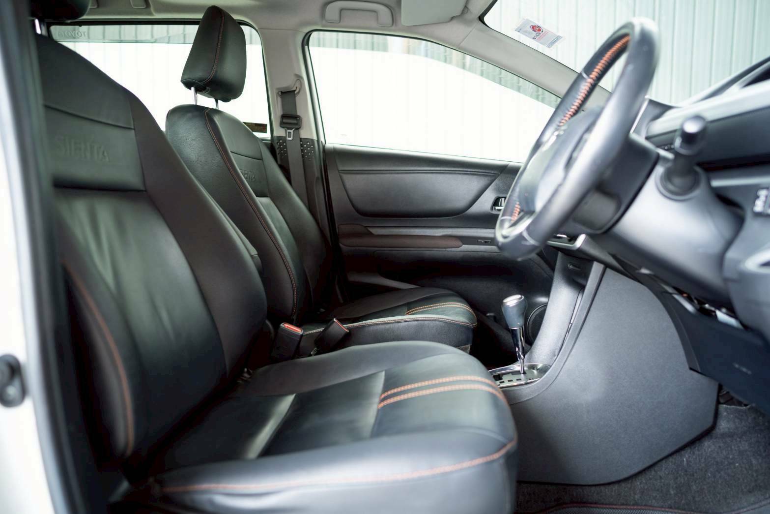 2019 TOYOTA SIENTA 1.5 V