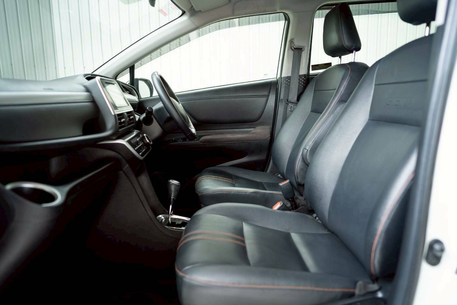 2019 TOYOTA SIENTA 1.5 V
