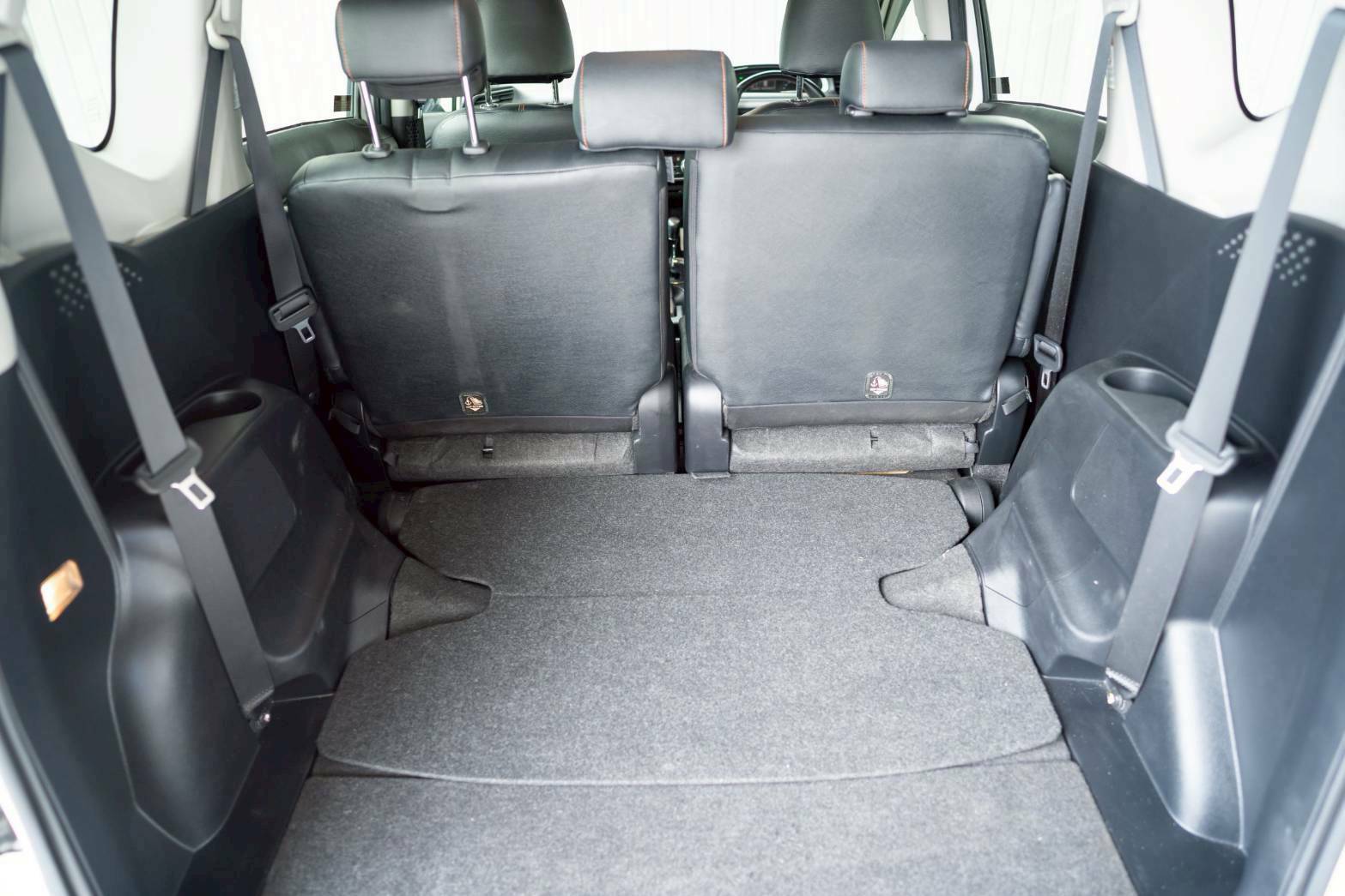 2019 TOYOTA SIENTA 1.5 V