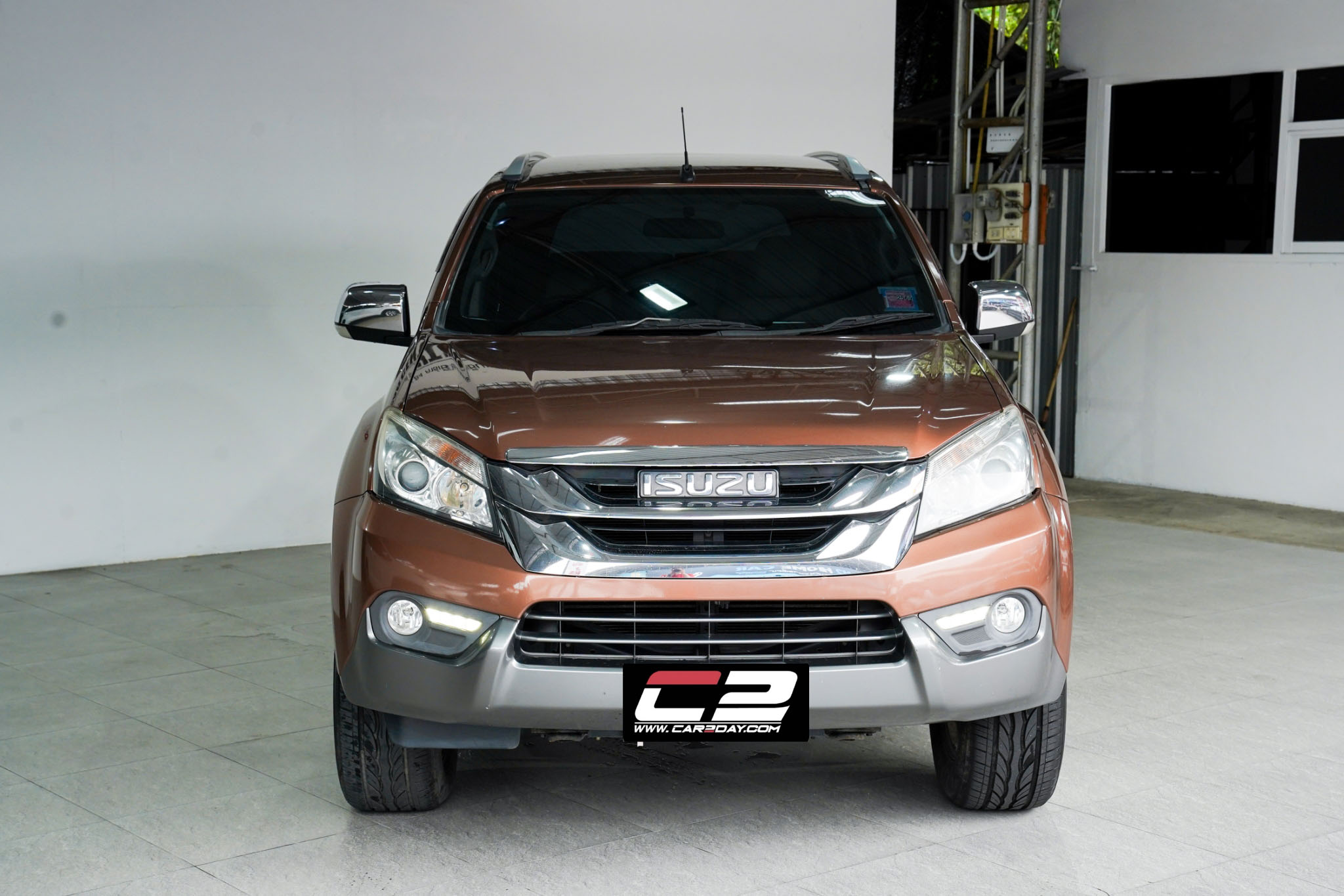 2014 ISUZU MU-X 2.5 VGS DVD AT