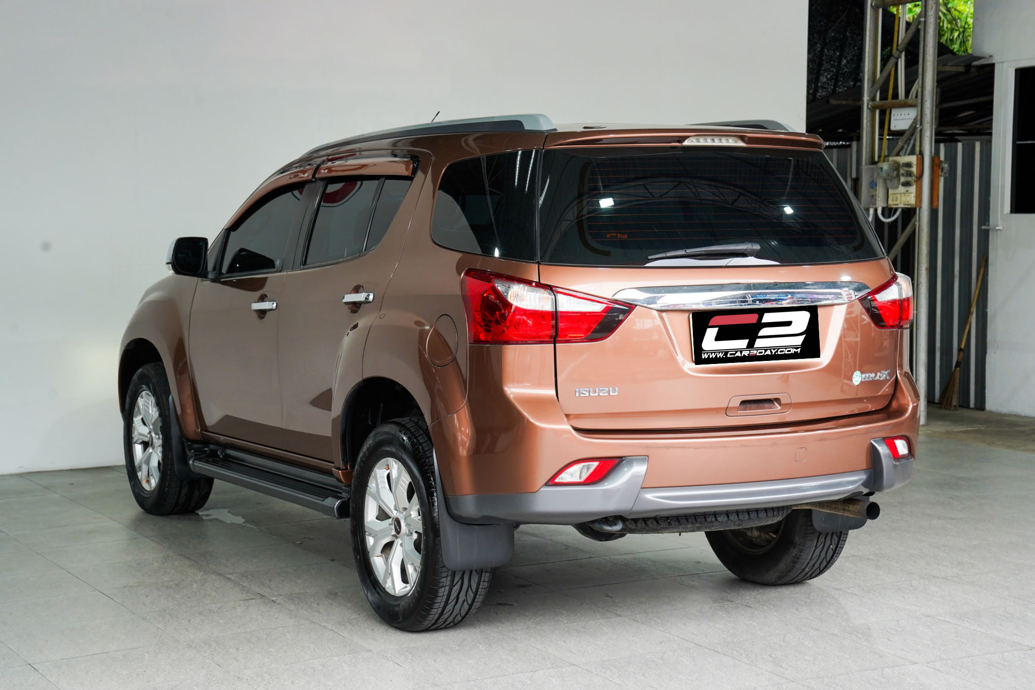 2014 ISUZU MU-X 2.5 VGS DVD AT