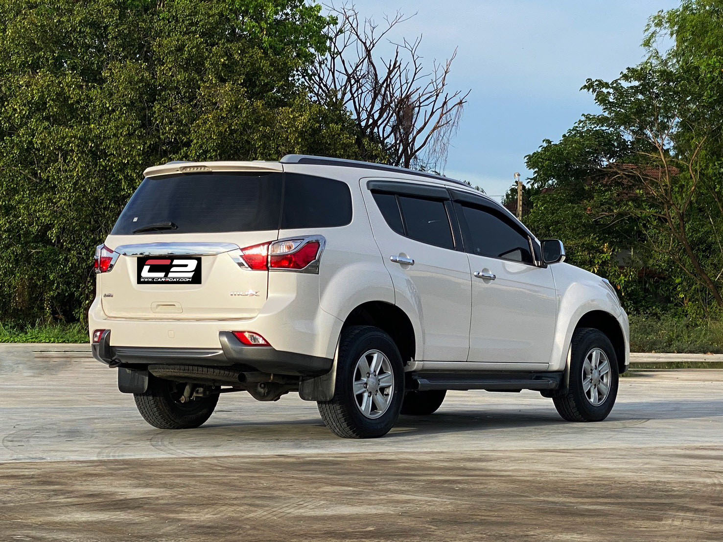 2014 ISUZU MU-X 2.5 VGS (DVD) 2WD