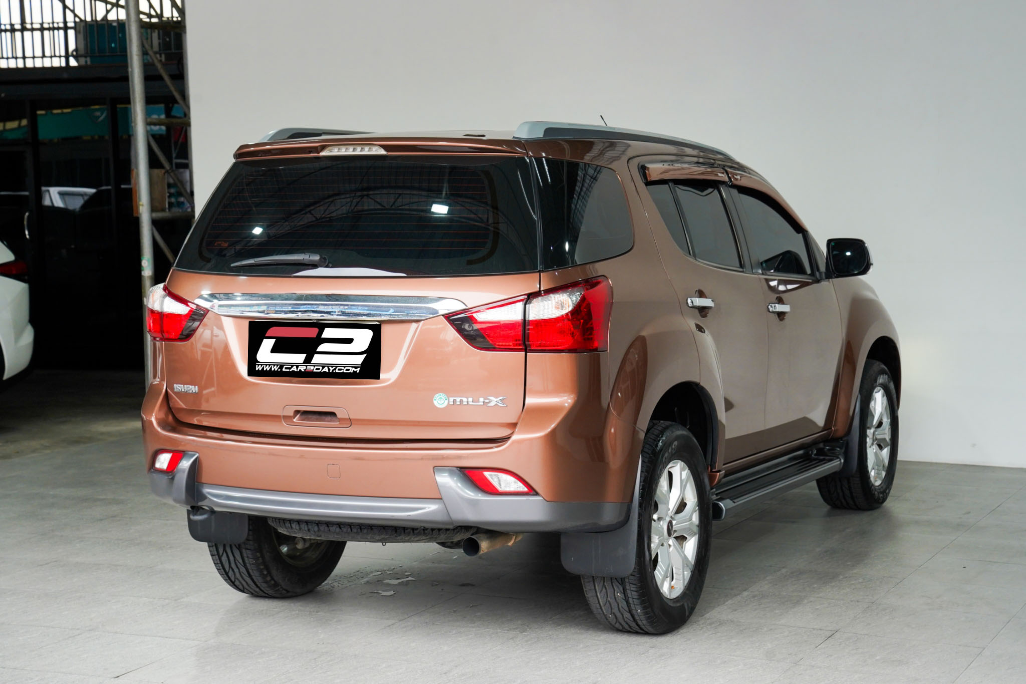 2014 ISUZU MU-X 2.5 VGS DVD AT