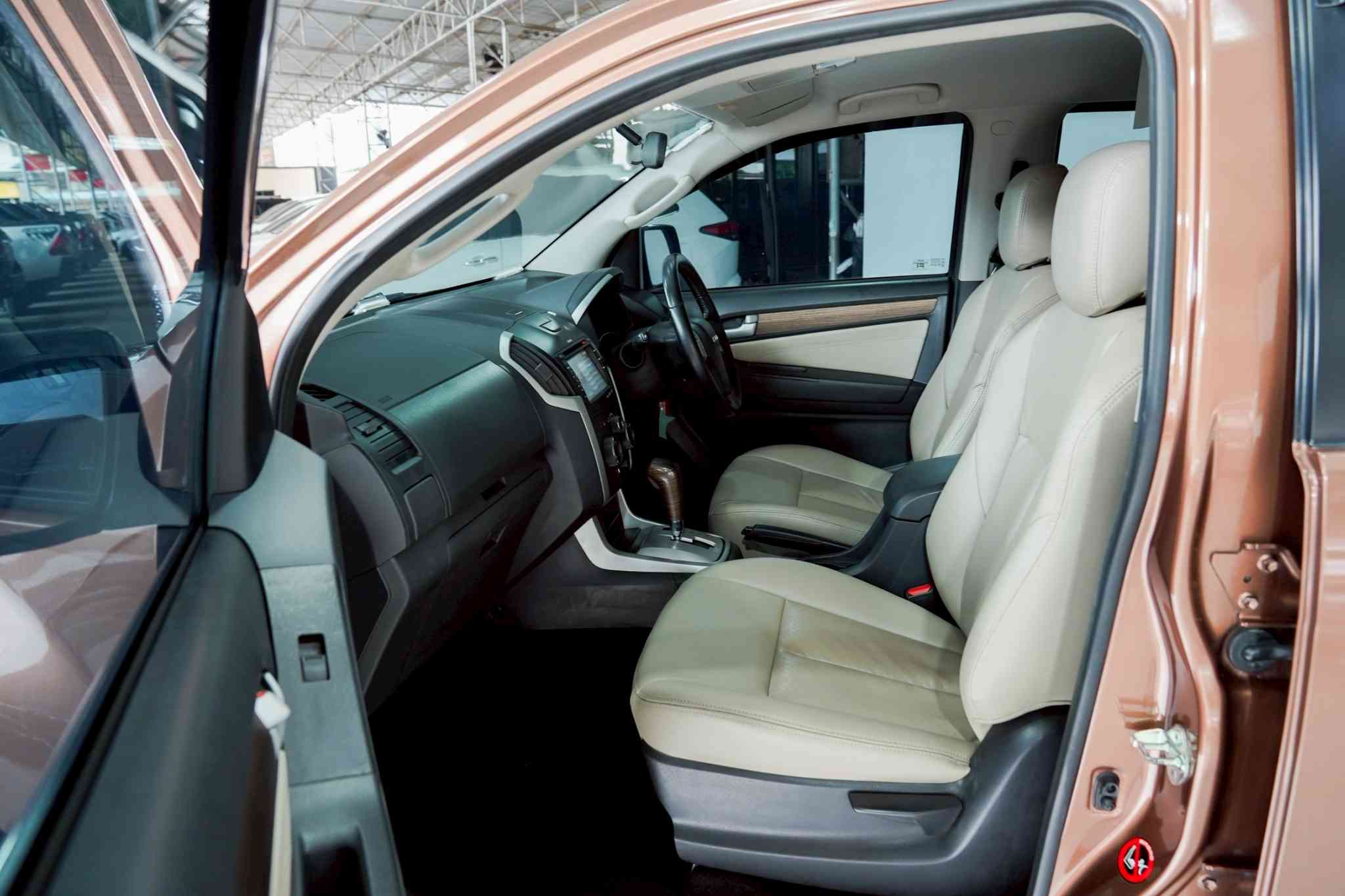 2014 ISUZU MU-X 2.5 VGS DVD AT