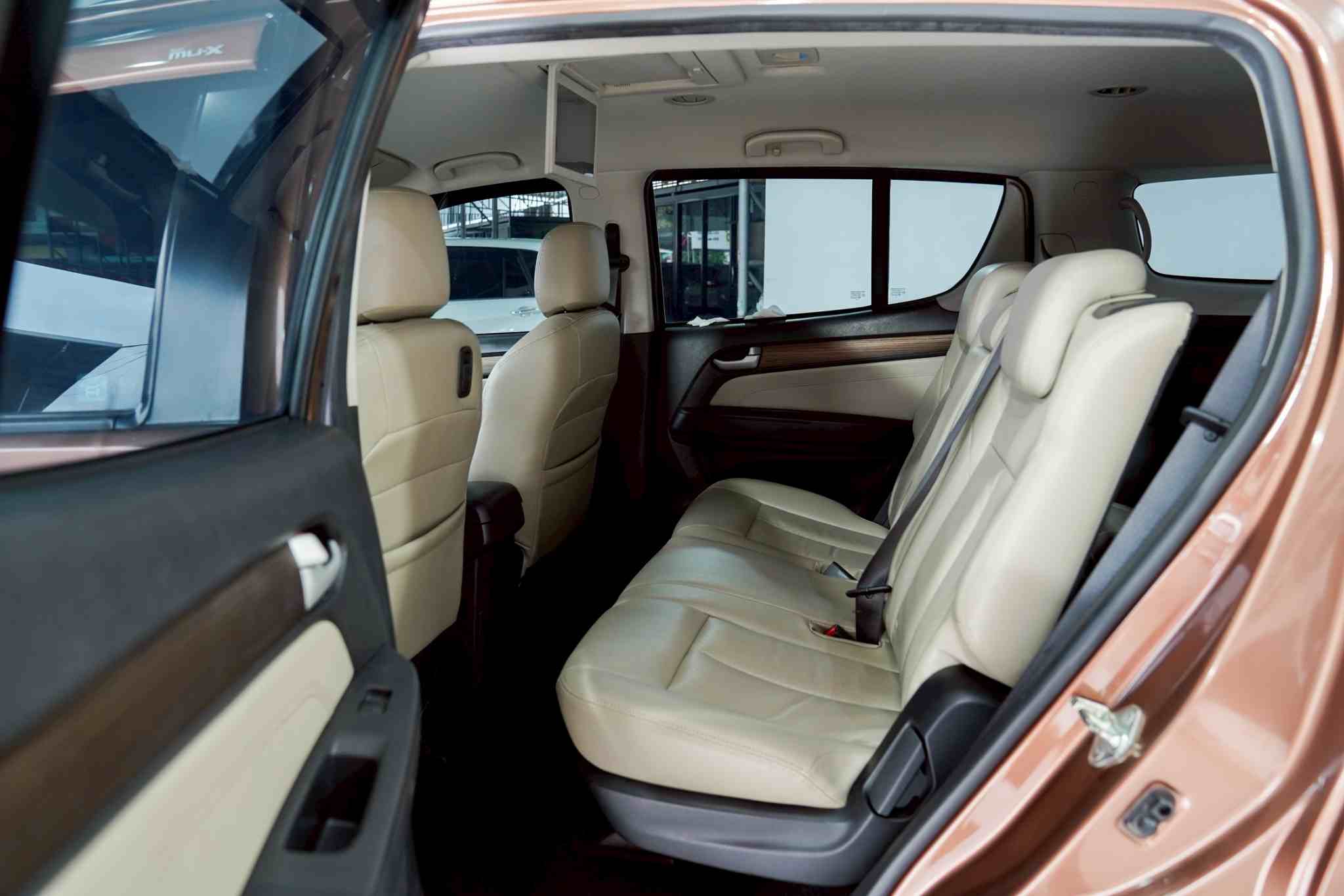 2014 ISUZU MU-X 2.5 VGS DVD AT
