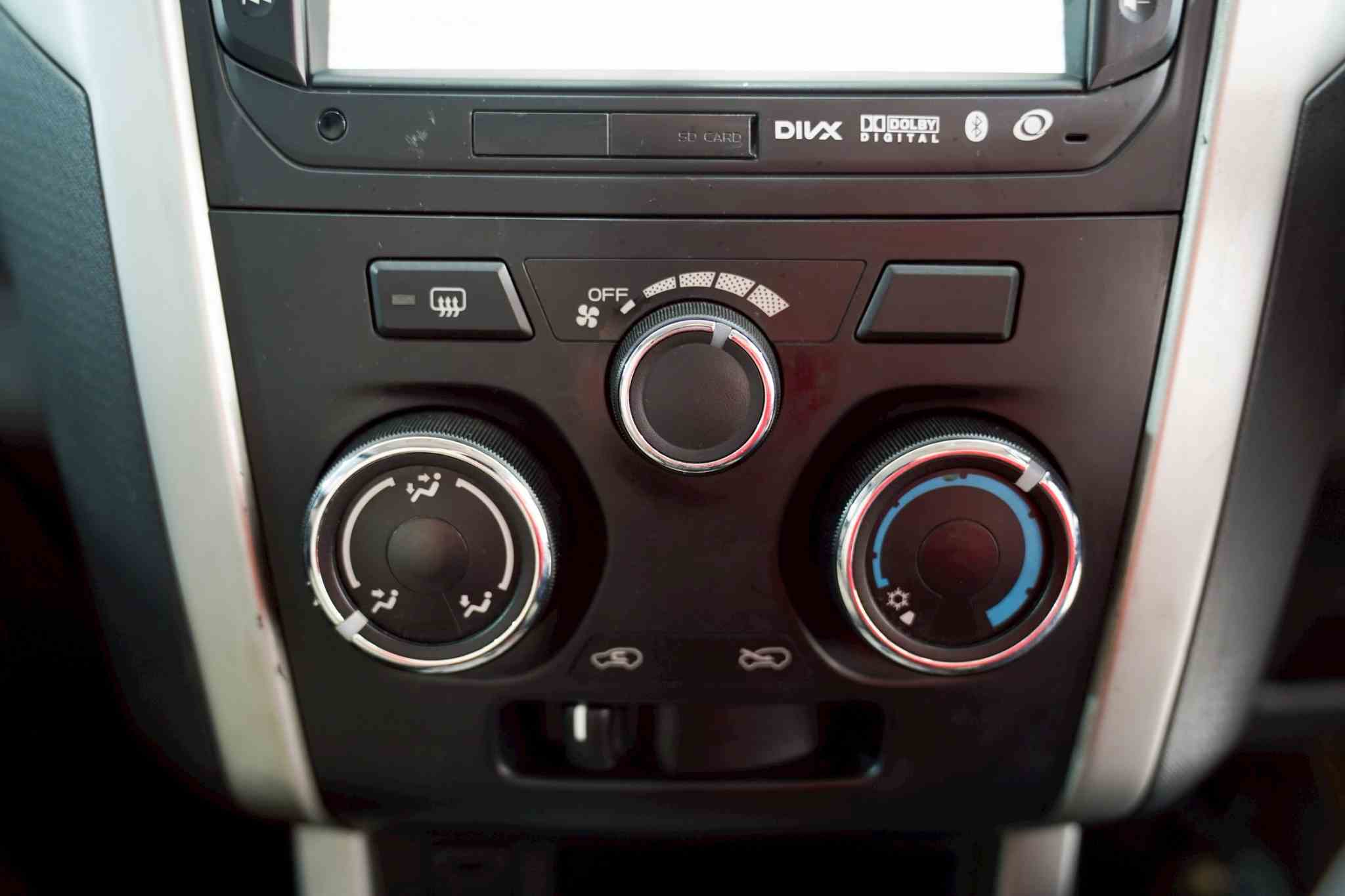 2014 ISUZU MU-X 2.5 VGS DVD AT