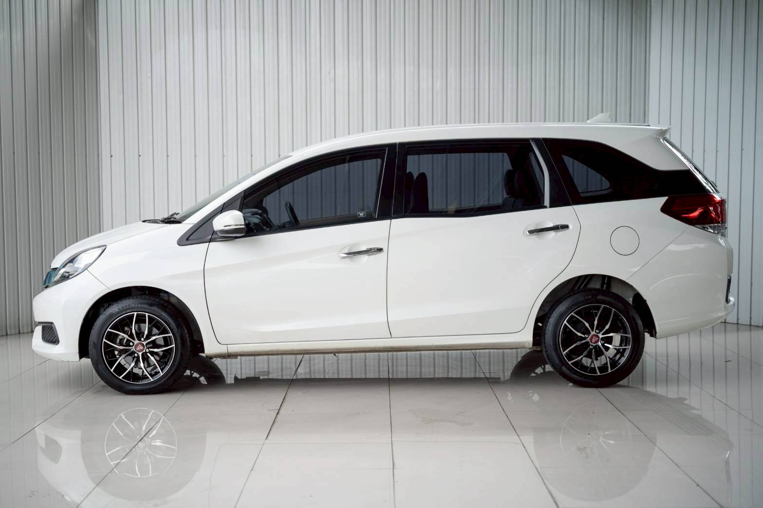2015 HONDA MOBILIO 1.5 V