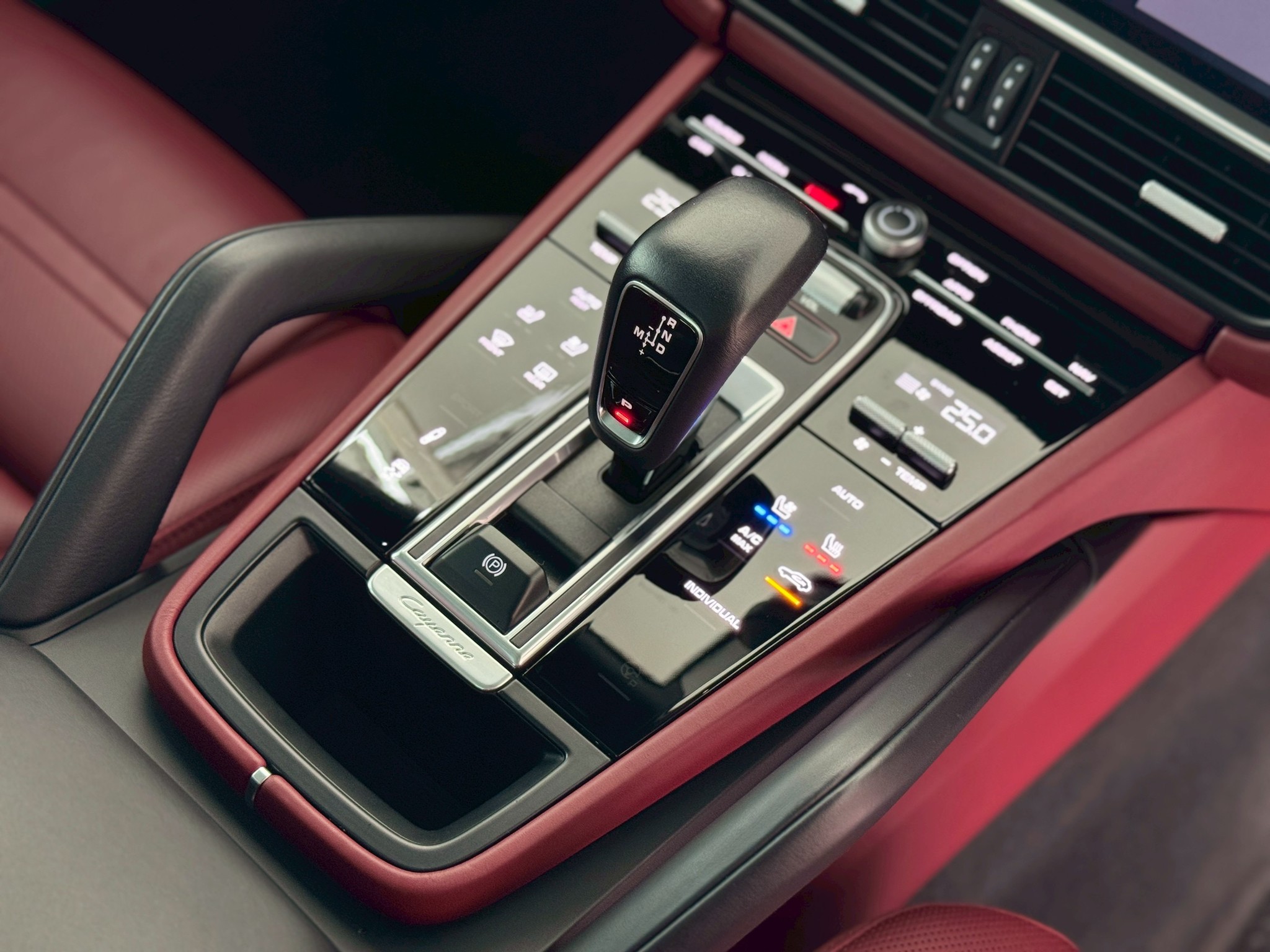 2020 Porsche Cayenne e-hybrid Coupe