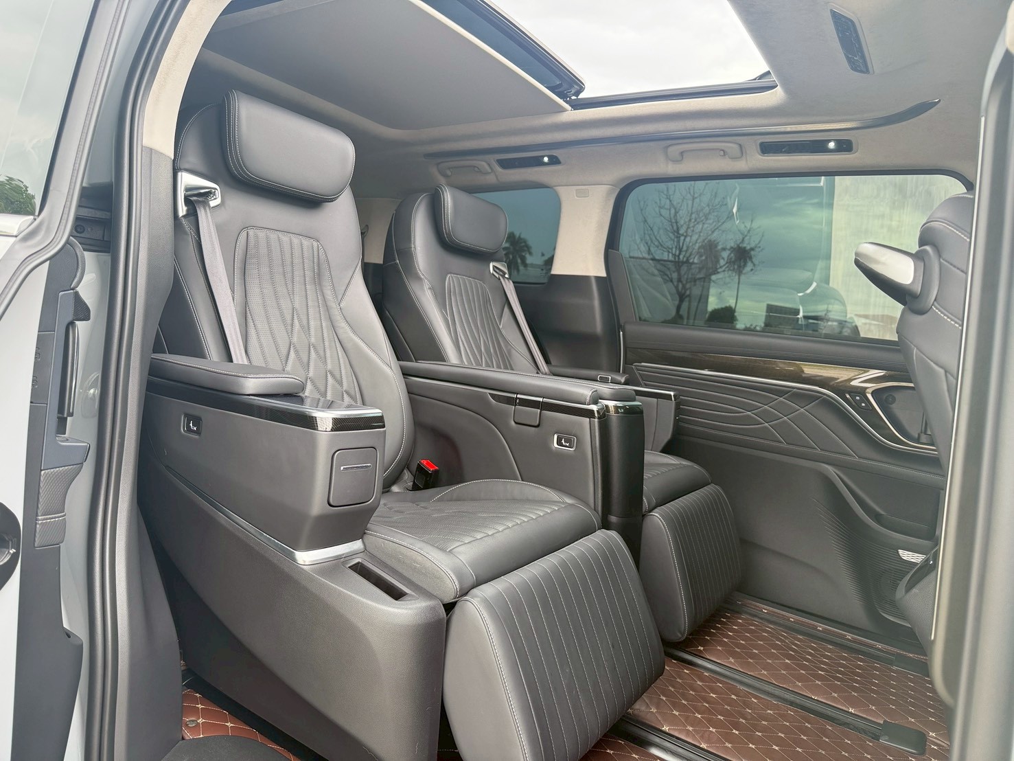 2023 MG Maxus 9 V Super Luxury TOP