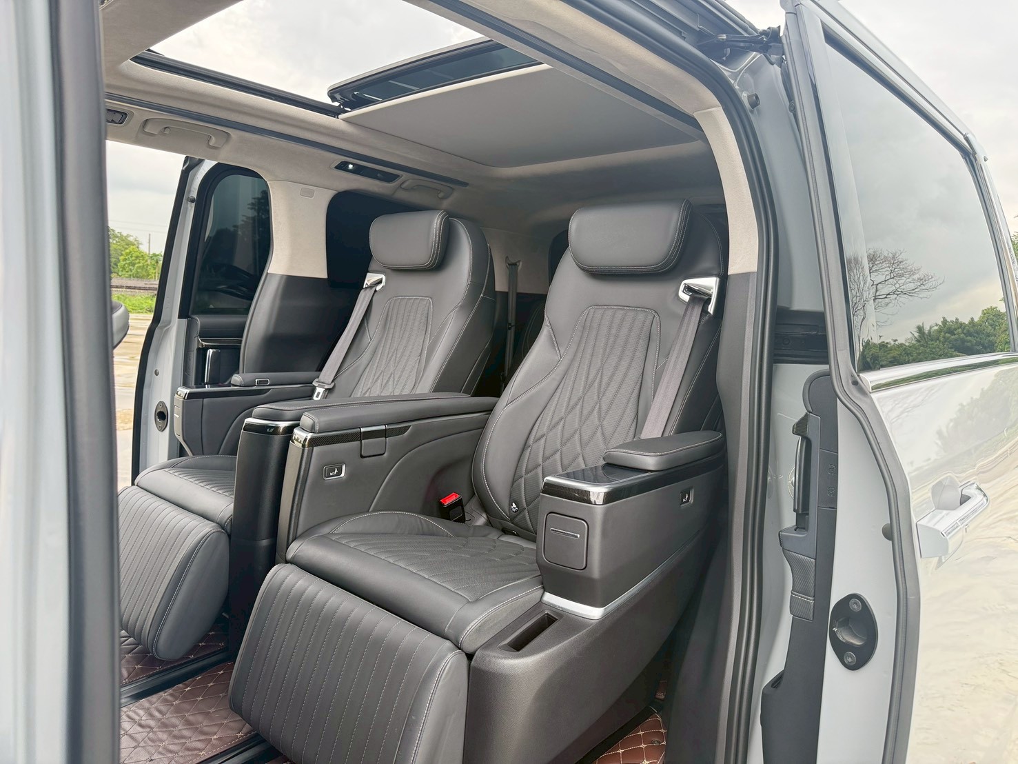 2023 MG Maxus 9 V Super Luxury TOP