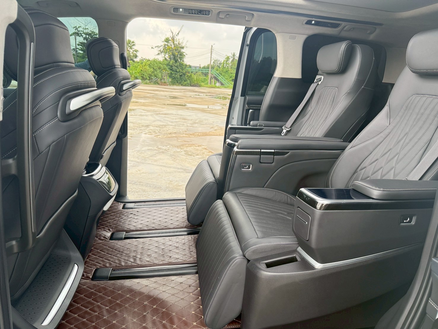 2023 MG Maxus 9 V Super Luxury TOP