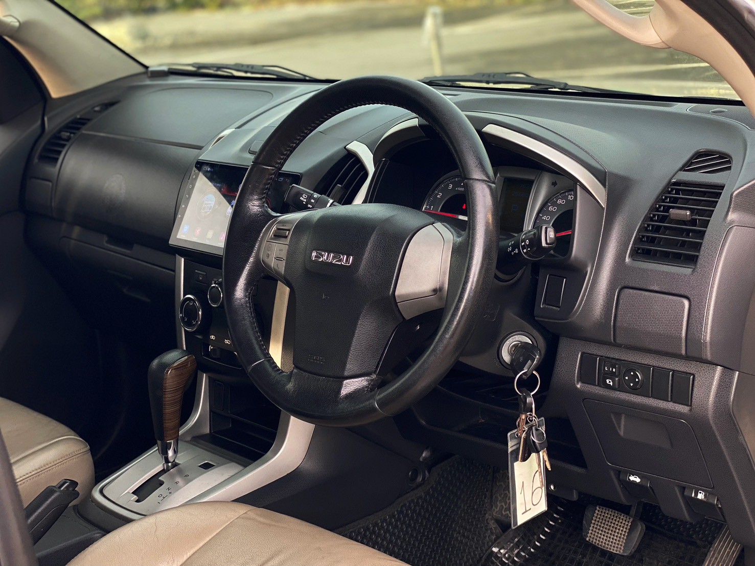 2014 ISUZU MU-X 2.5 VGS (DVD) 2WD