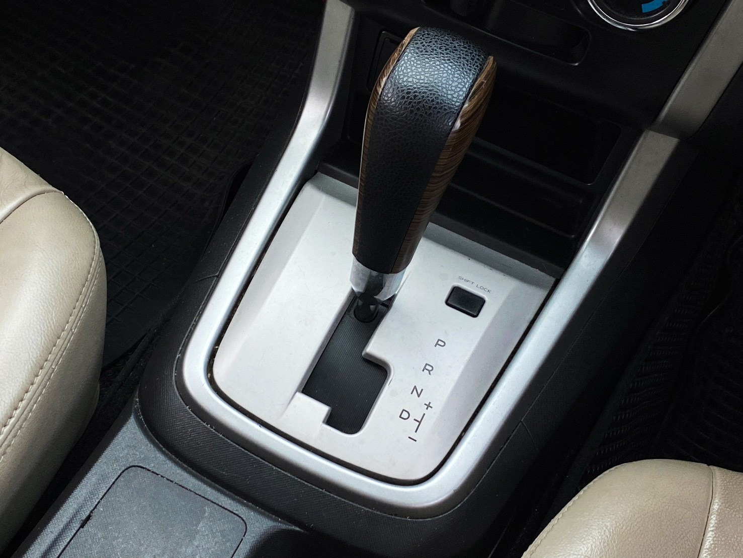 2014 ISUZU MU-X 2.5 VGS (DVD) 2WD
