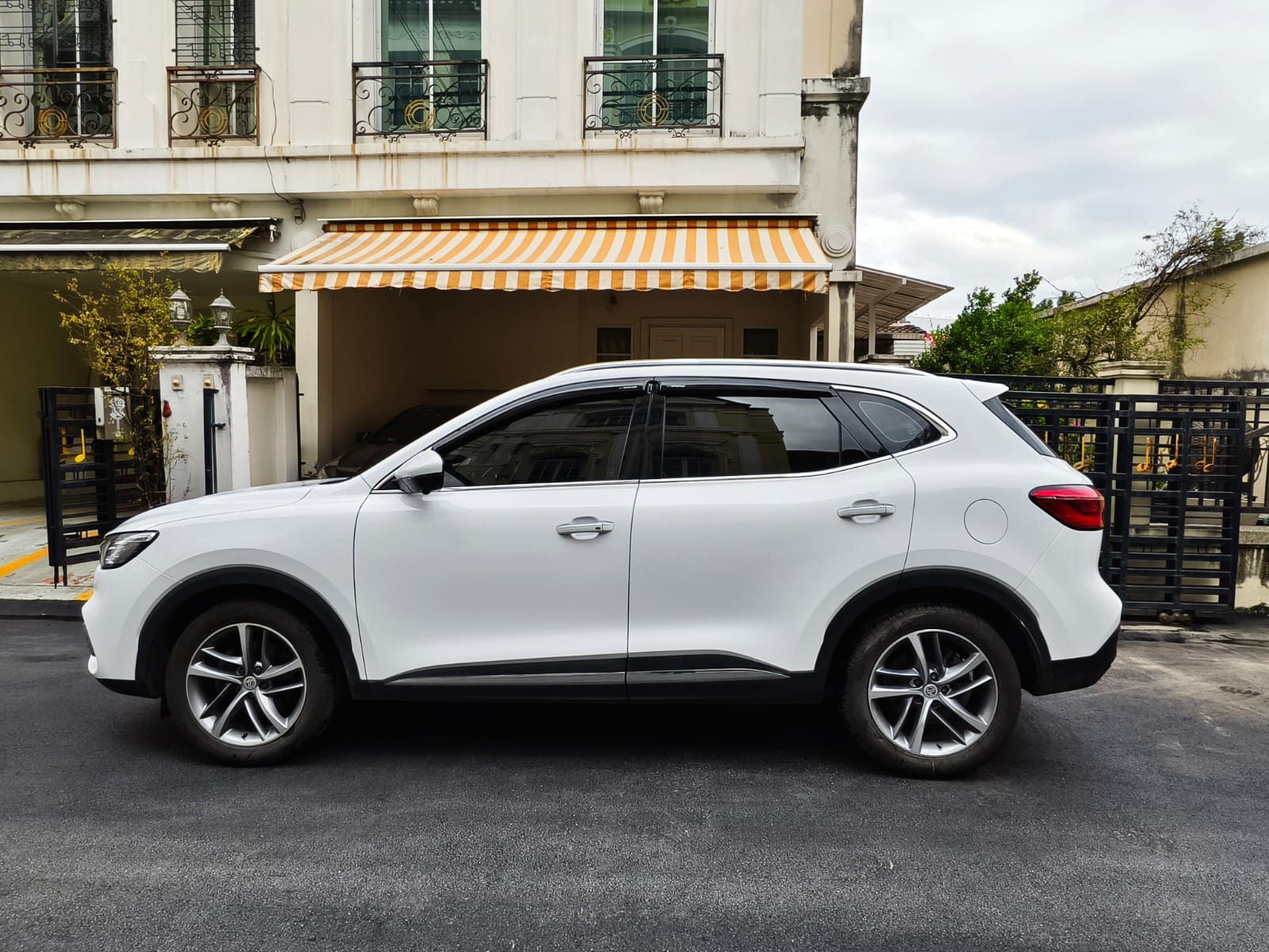 2019 MG HS 1.5 X