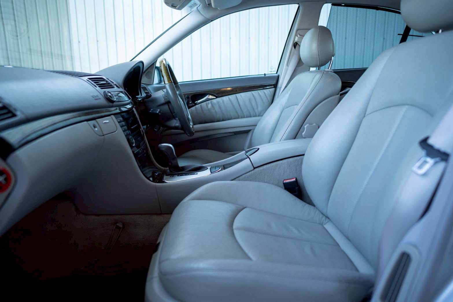 2004 Benz E240 avangard w211