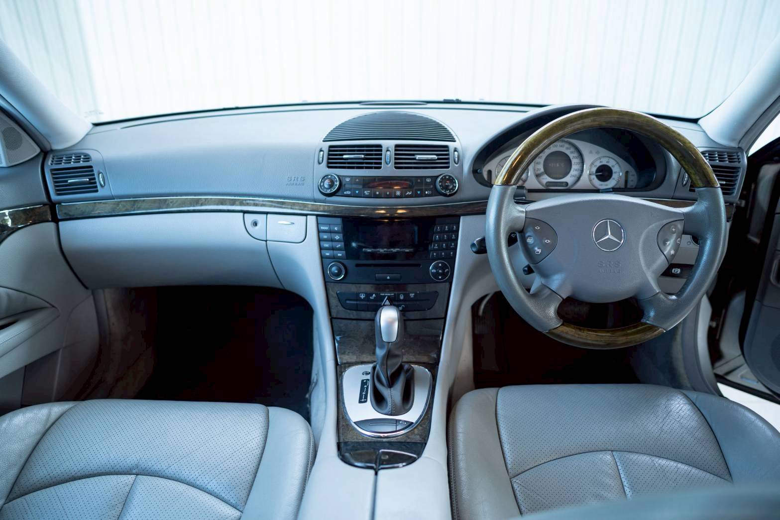 2004 Benz E240 avangard w211