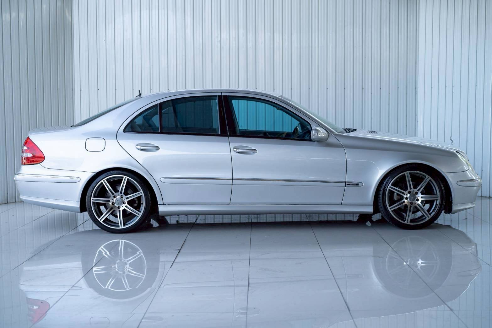 2004 Benz E240 avangard w211